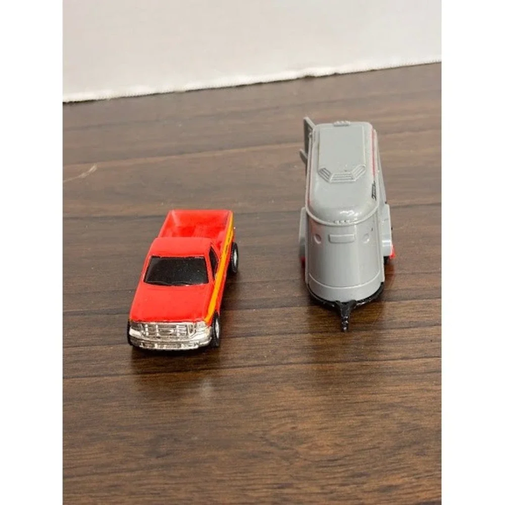 Maisto Tonka Tractor Supply Ford F-350 Super Duty Truck & Horse Trailer Set